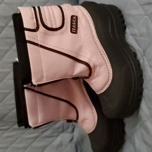 ITASCA Girls Snow Boots size 4